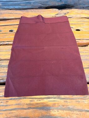 Structured High-Waist Pencil Skirt in Burgundy